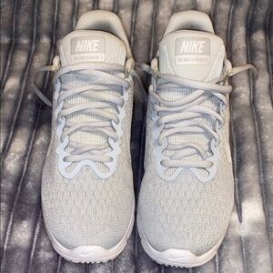 Nike Women's 9 Air Max Sequent 2